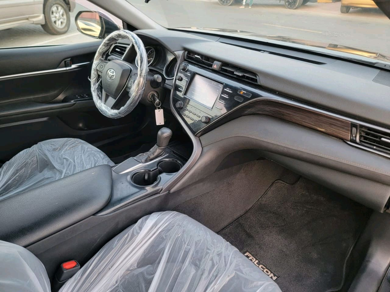 Toyota Camry - Image 10