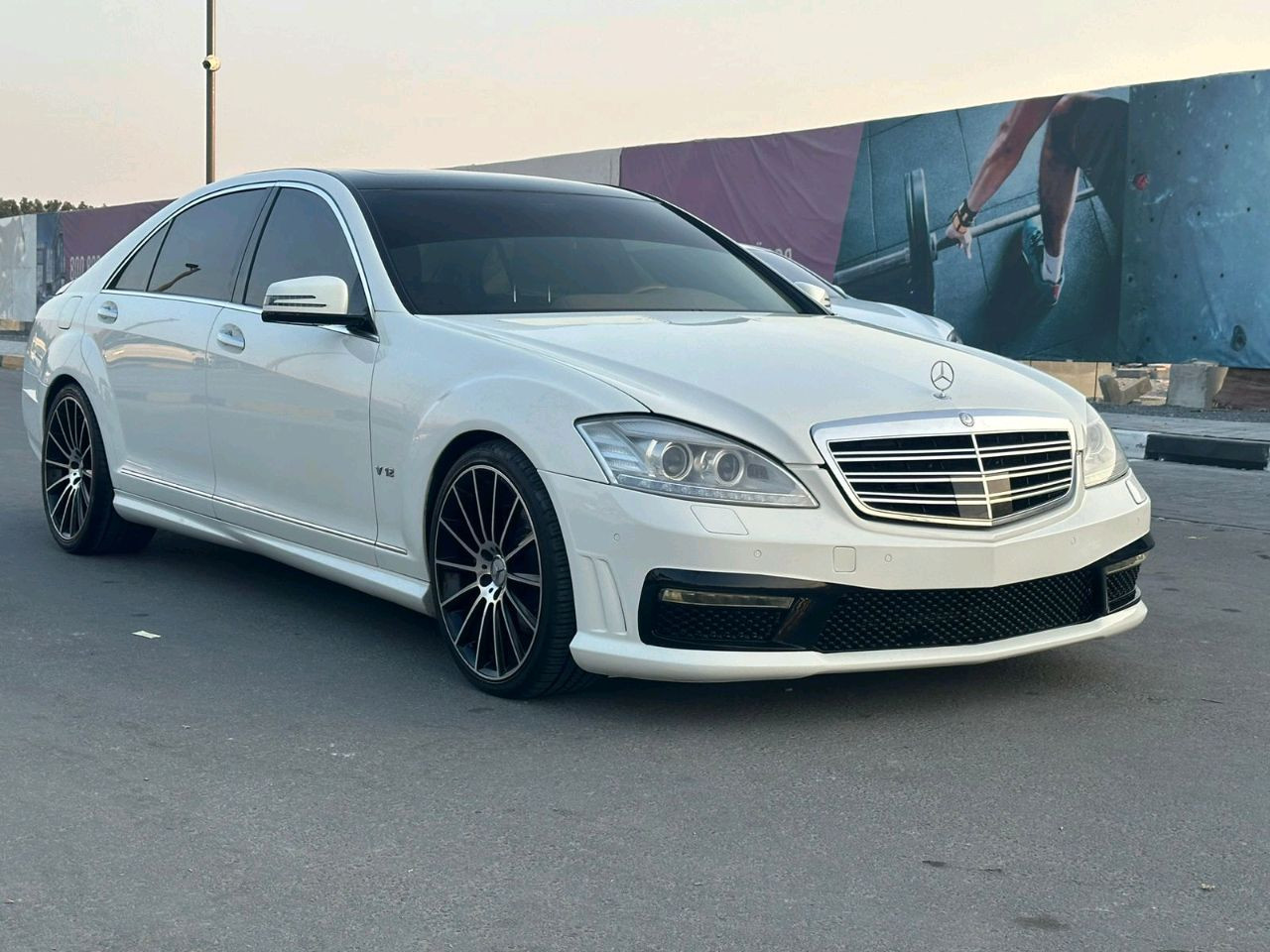 Mercedes Benz S-Class - Image 9