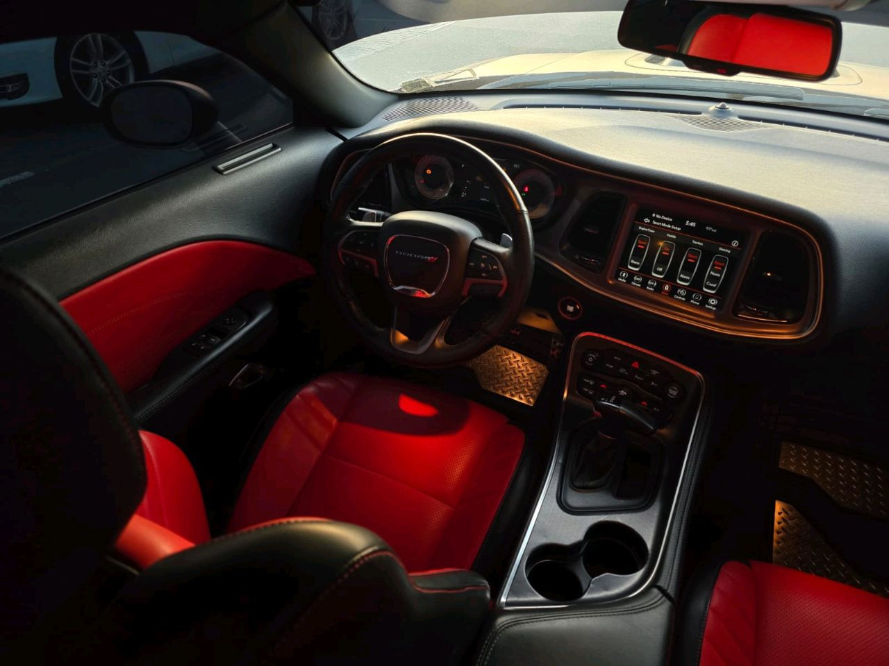 Dodge Challenger - Image 10