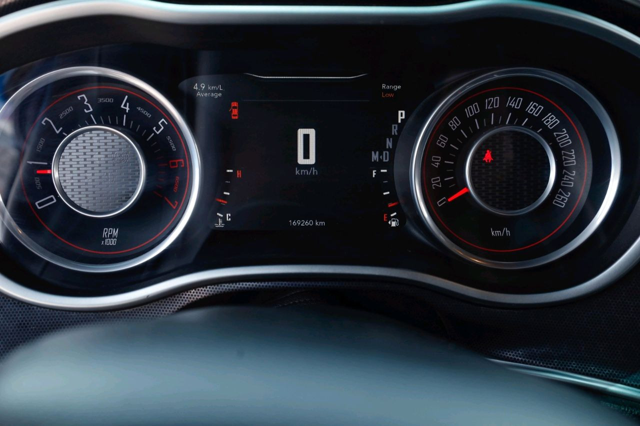 Dodge Challenger - Image 11