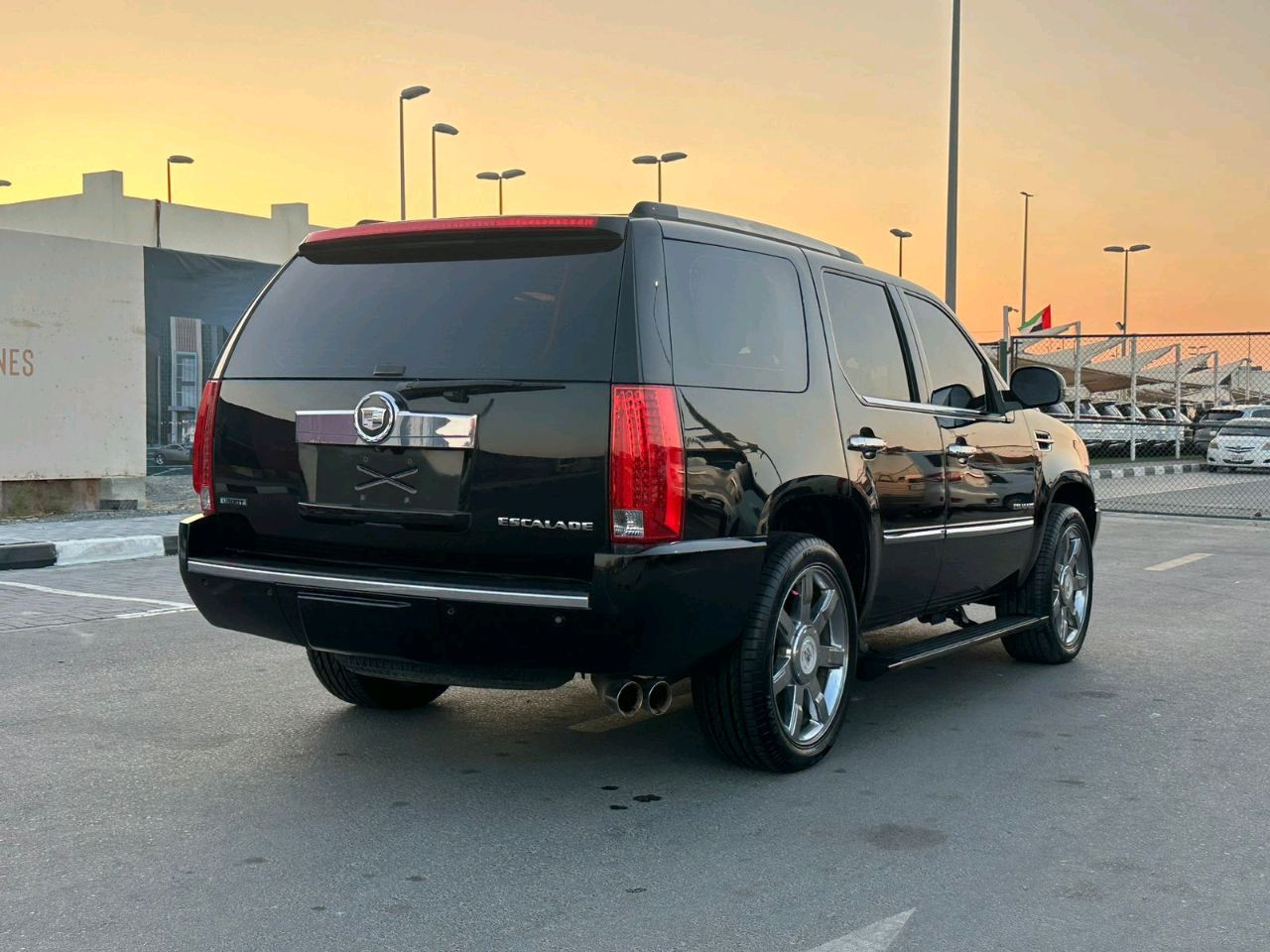 Cadillac Escalade - Image 4