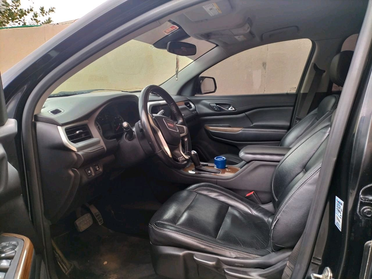 GMC Acadia - Image 4