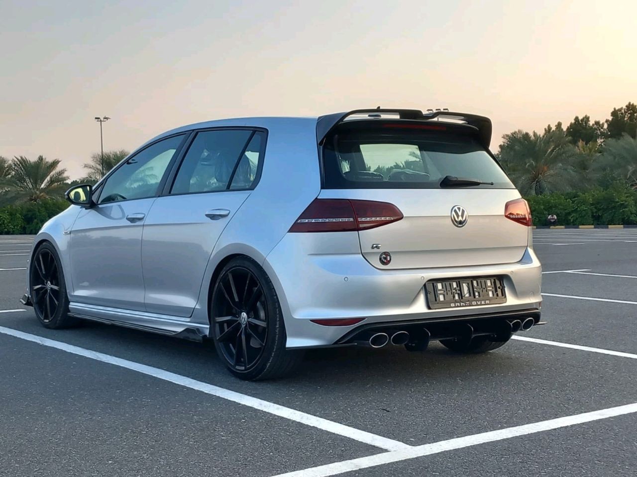 Volkswagen Golf R - Image 9