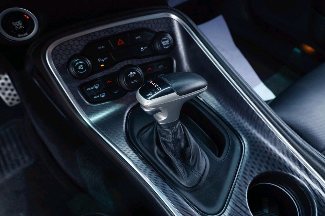 Dodge Challenger - Image 10