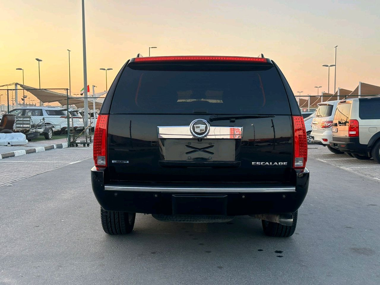 Cadillac Escalade - Image 11