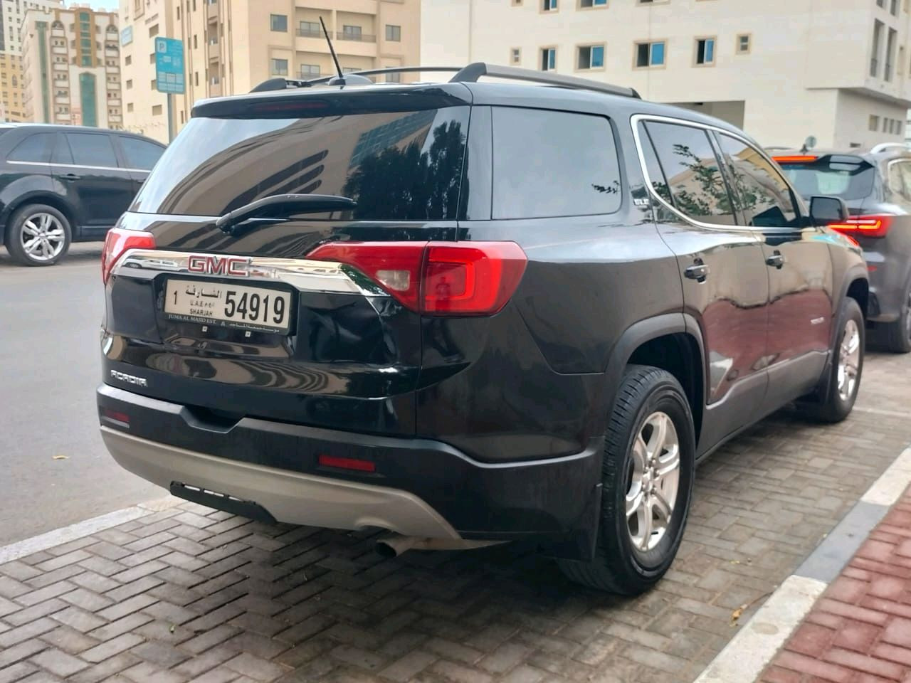 GMC Acadia - Image 12