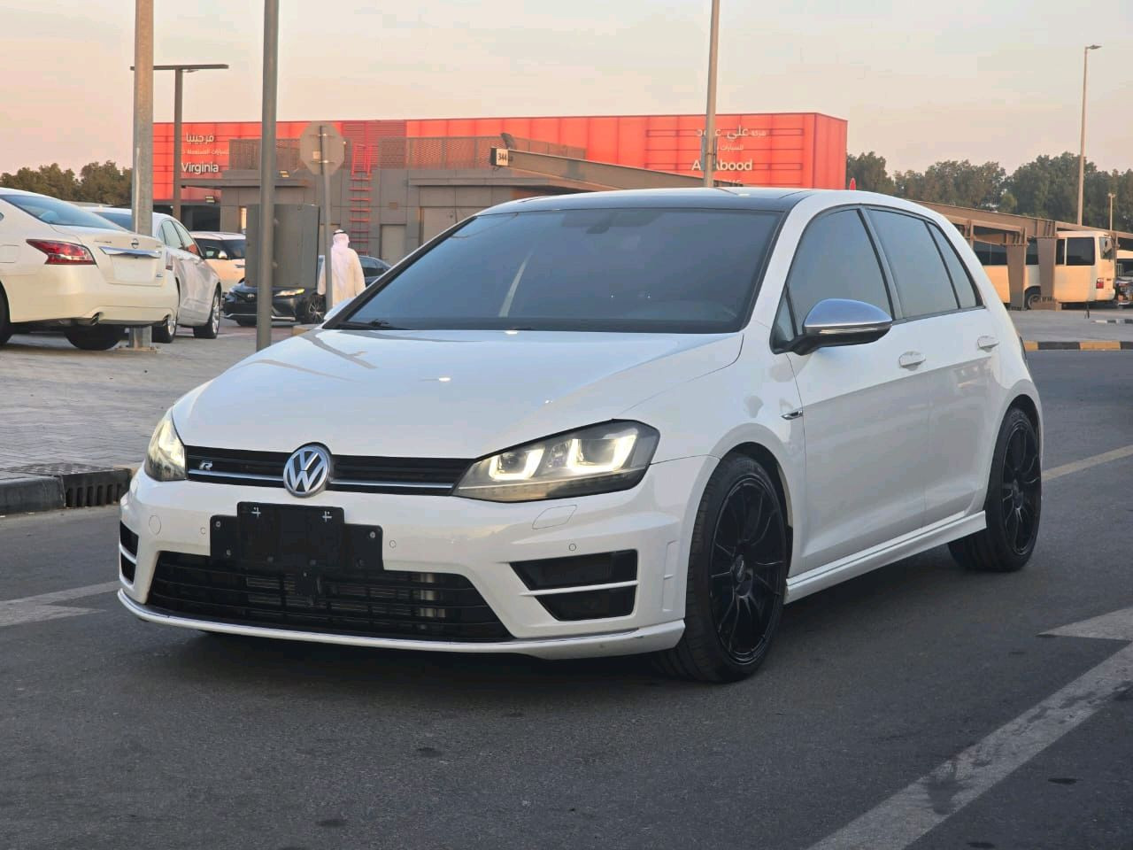 Volkswagen Golf R - Image 10