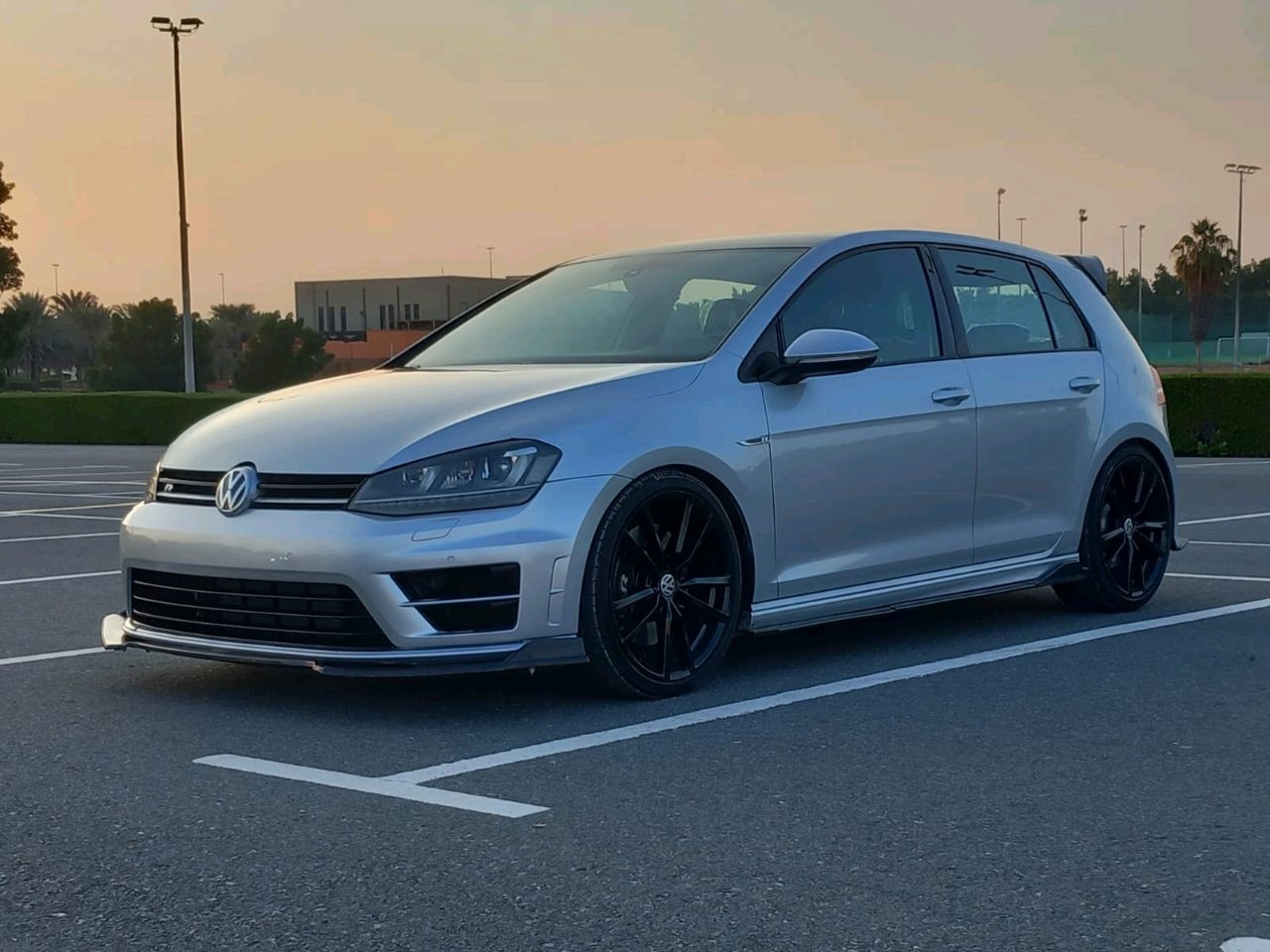 Volkswagen Golf R - Image 11
