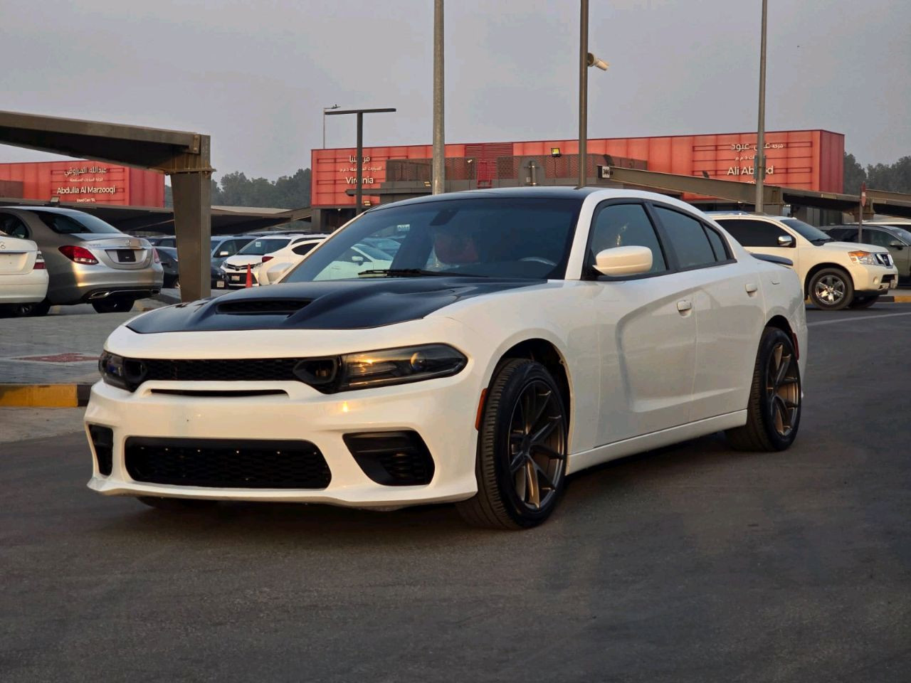 Dodge Charger - Image 11