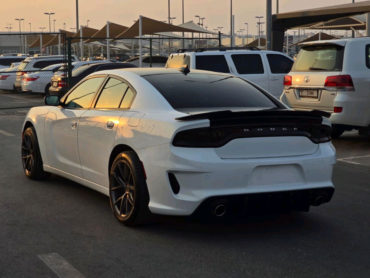 Dodge Charger - Image 10