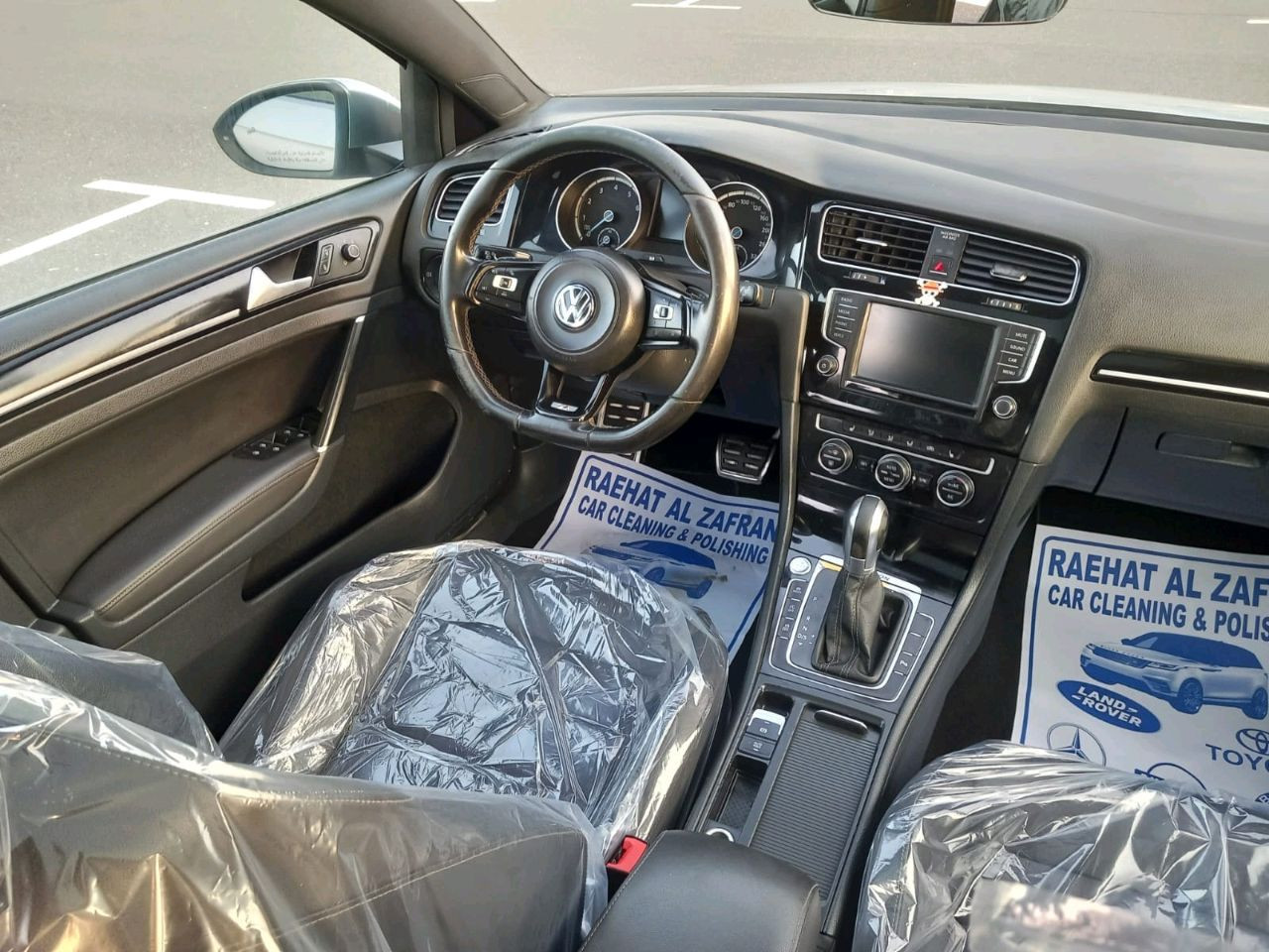 Volkswagen Golf R - Image 12