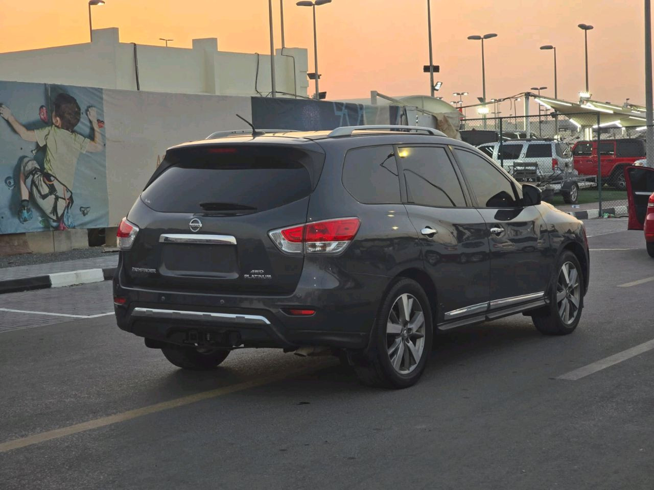 Nissan Pathfinder - Image 4