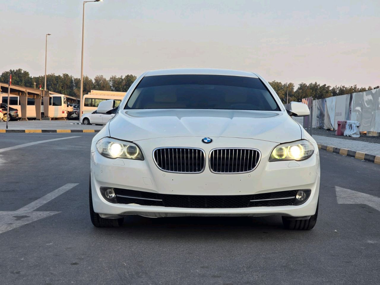 BMW 5-Series - Image 8