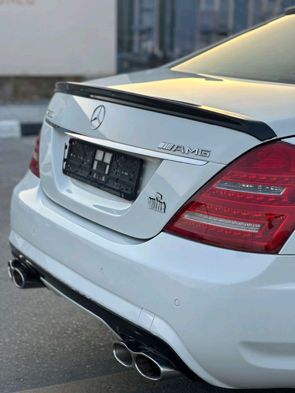 Mercedes Benz S-Class - Image 4