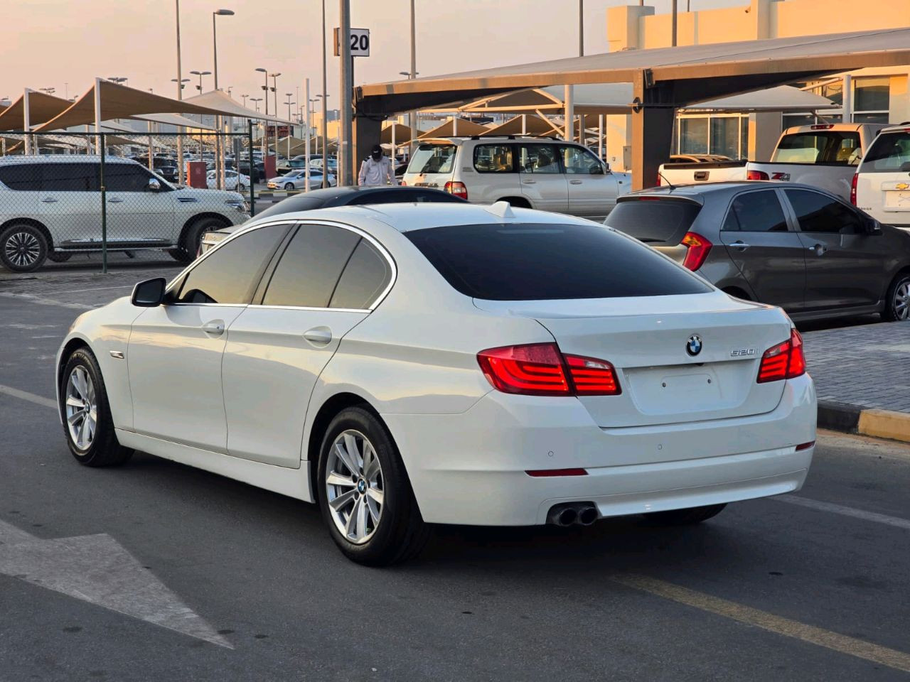 BMW 5-Series - Image 5