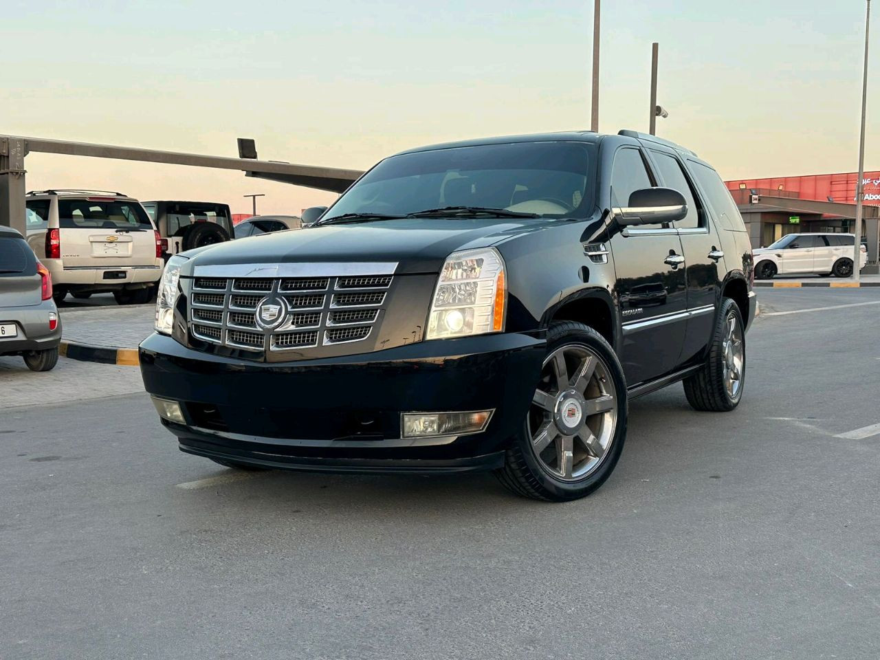 Cadillac Escalade - Image 8