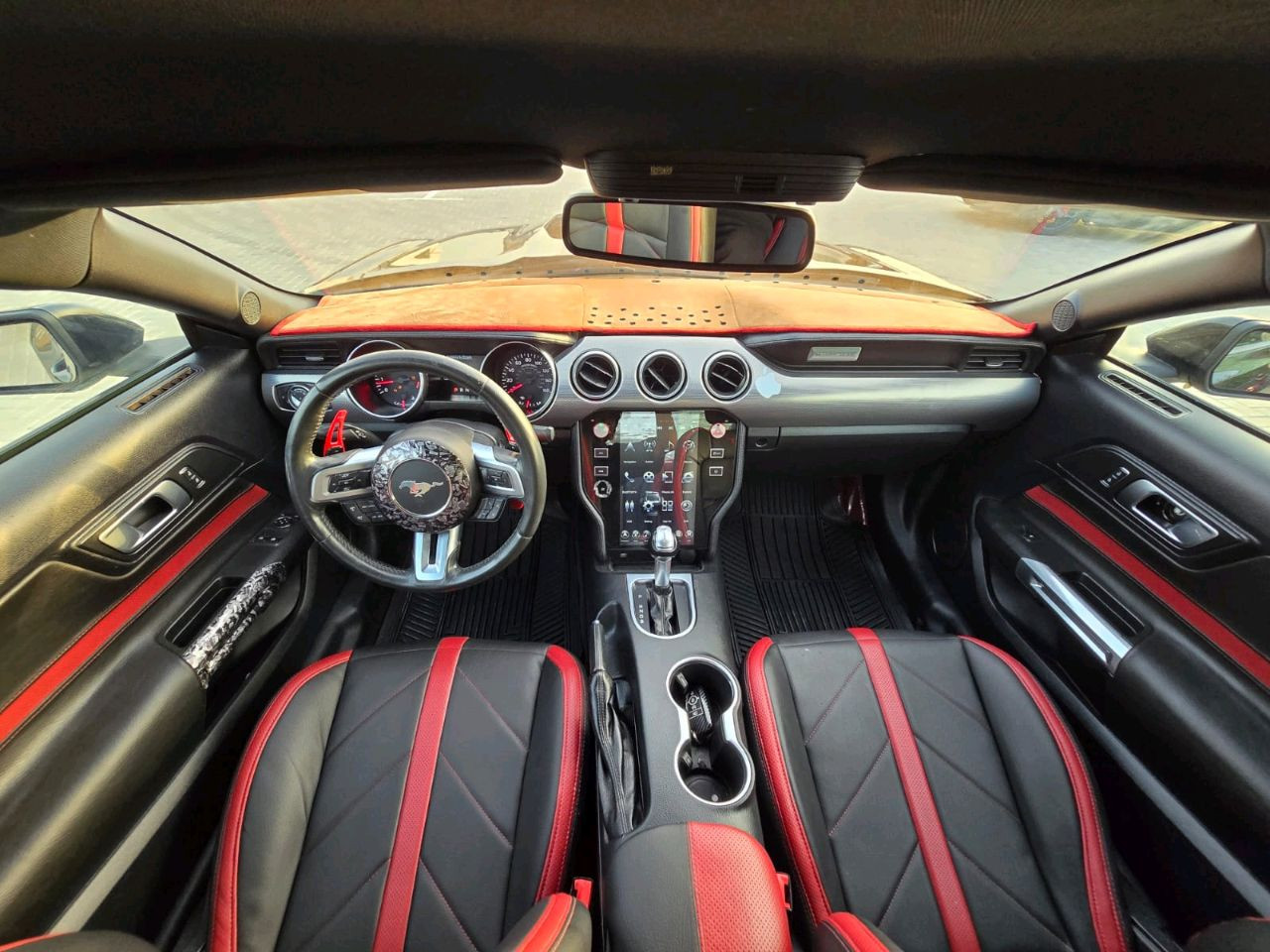 Ford Mustang - Image 8
