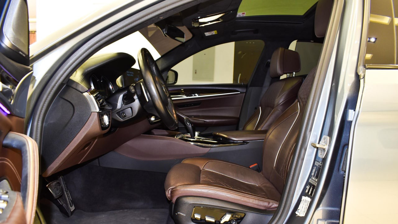 BMW 5-Series - Image 3