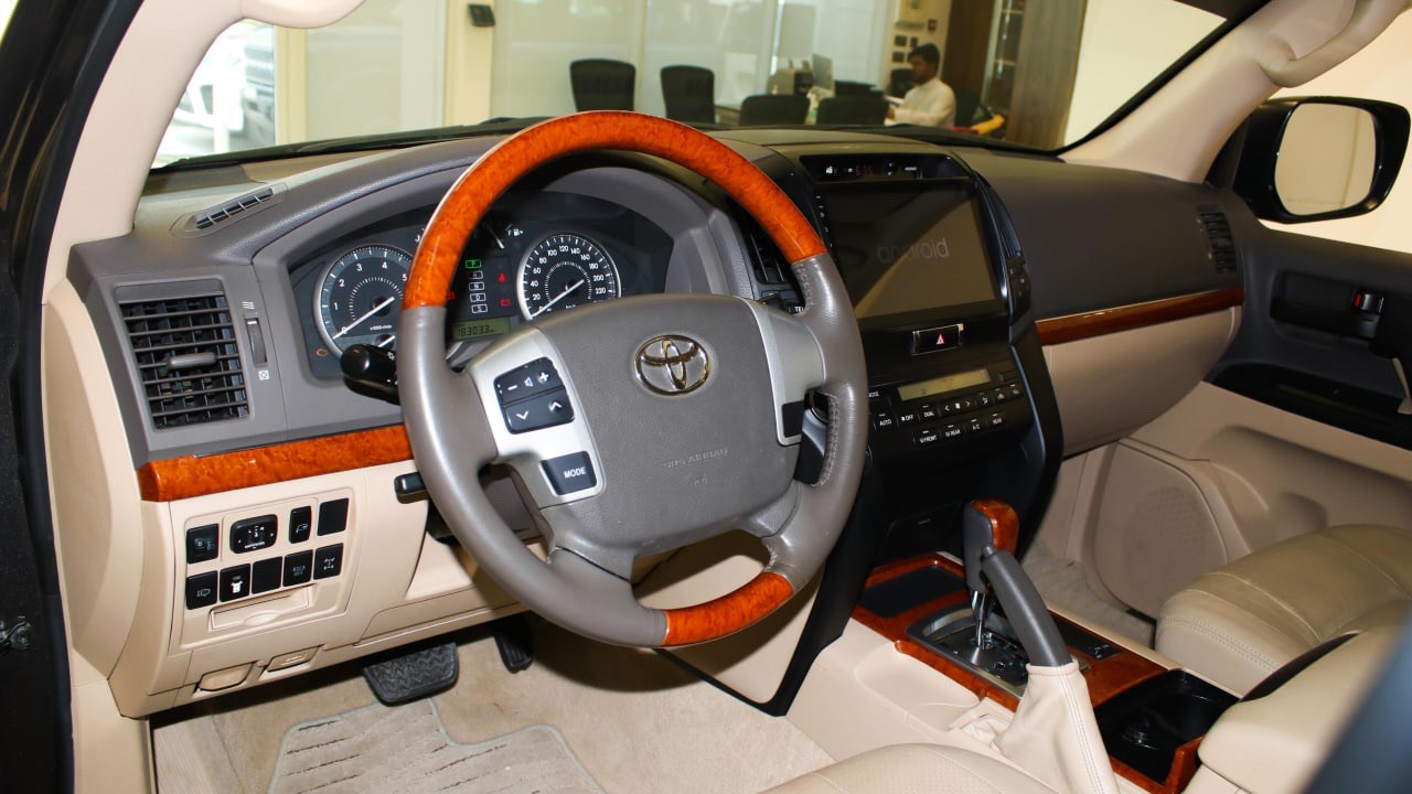 Toyota Land Cruiser - Image 5