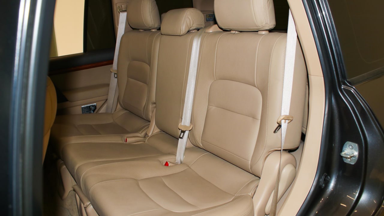 Toyota Land Cruiser - Image 4