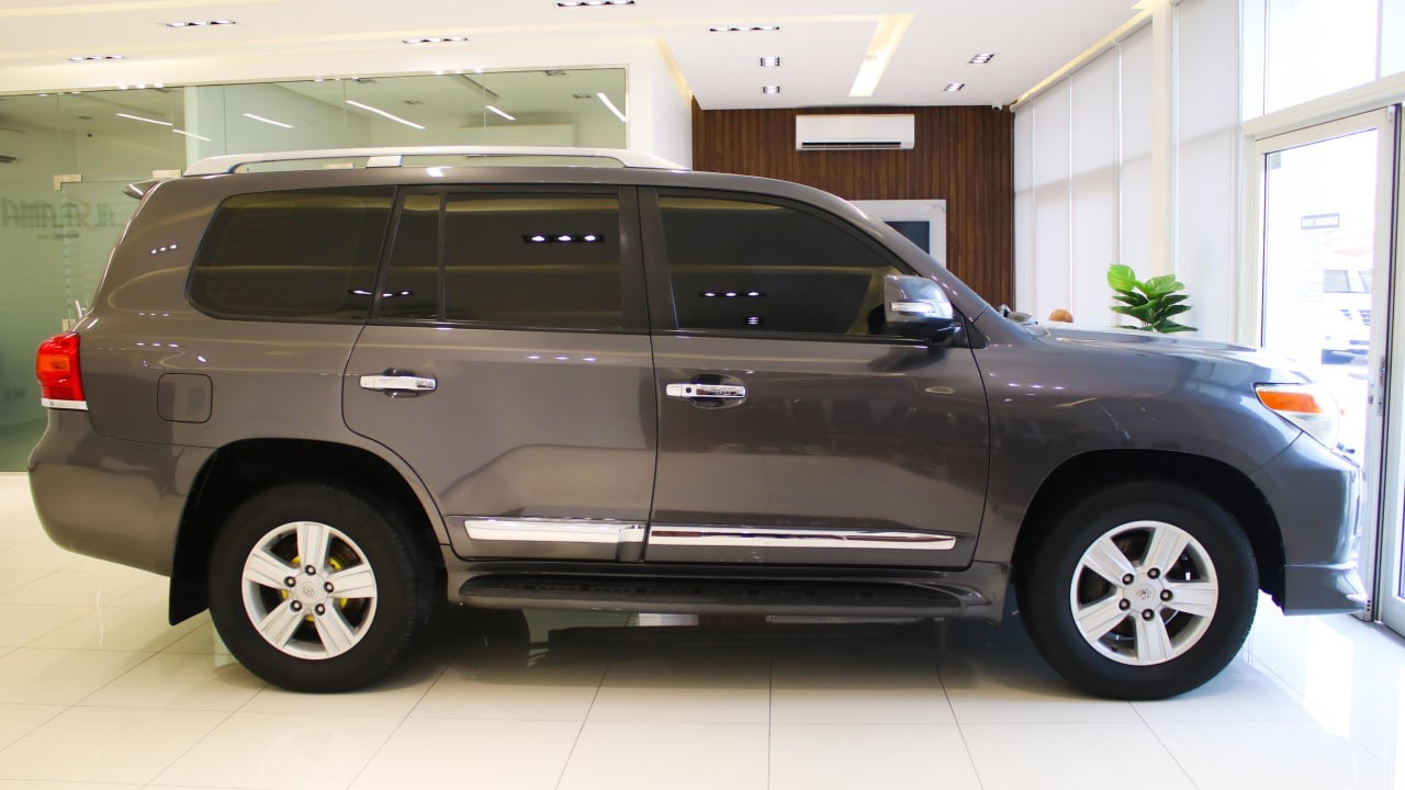 Toyota Land Cruiser - Image 7