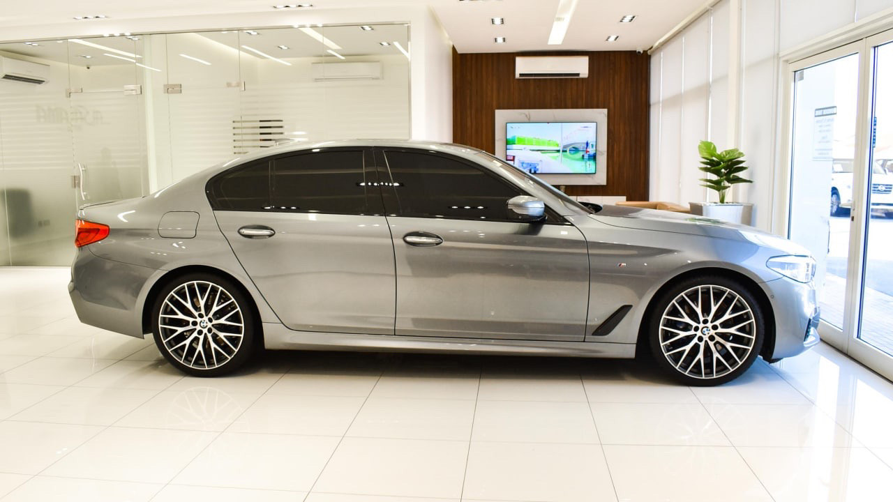 BMW 5-Series - Image 4