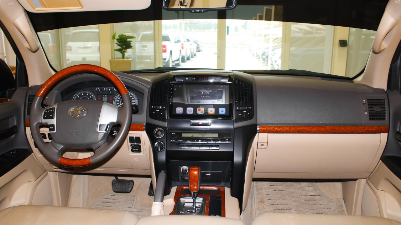 Toyota Land Cruiser - Image 3