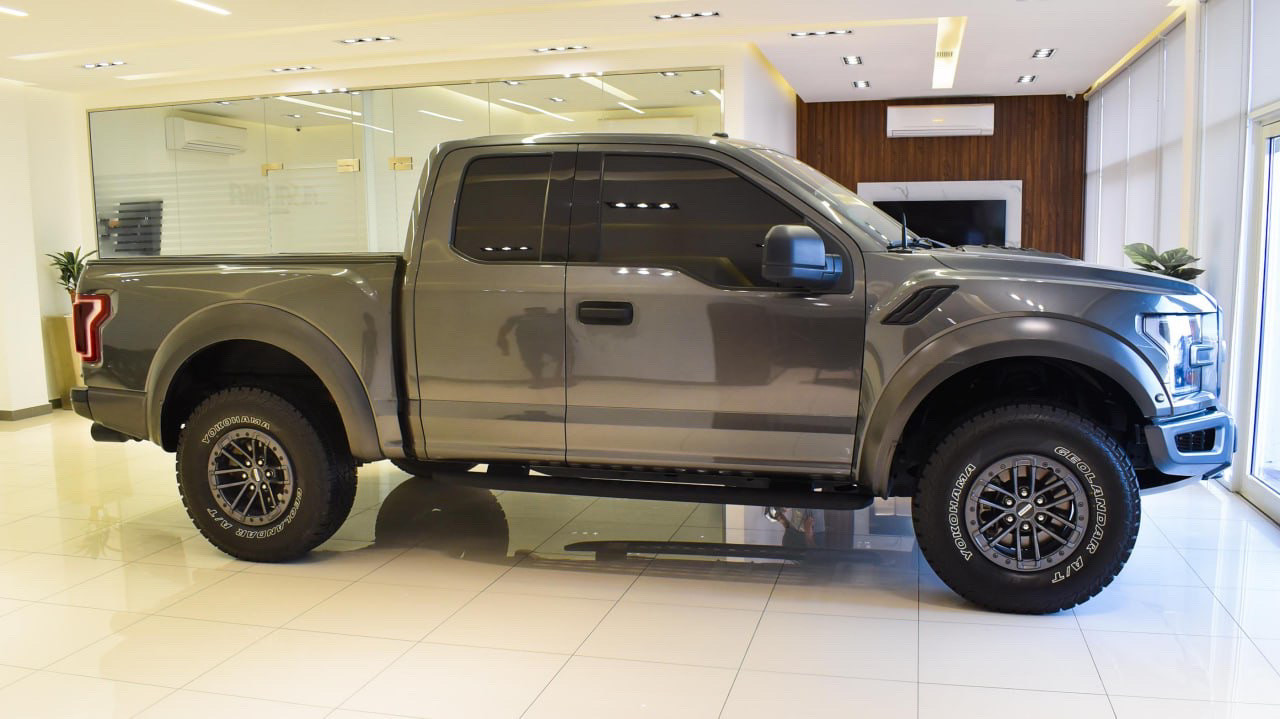 Ford Raptor - Image 4