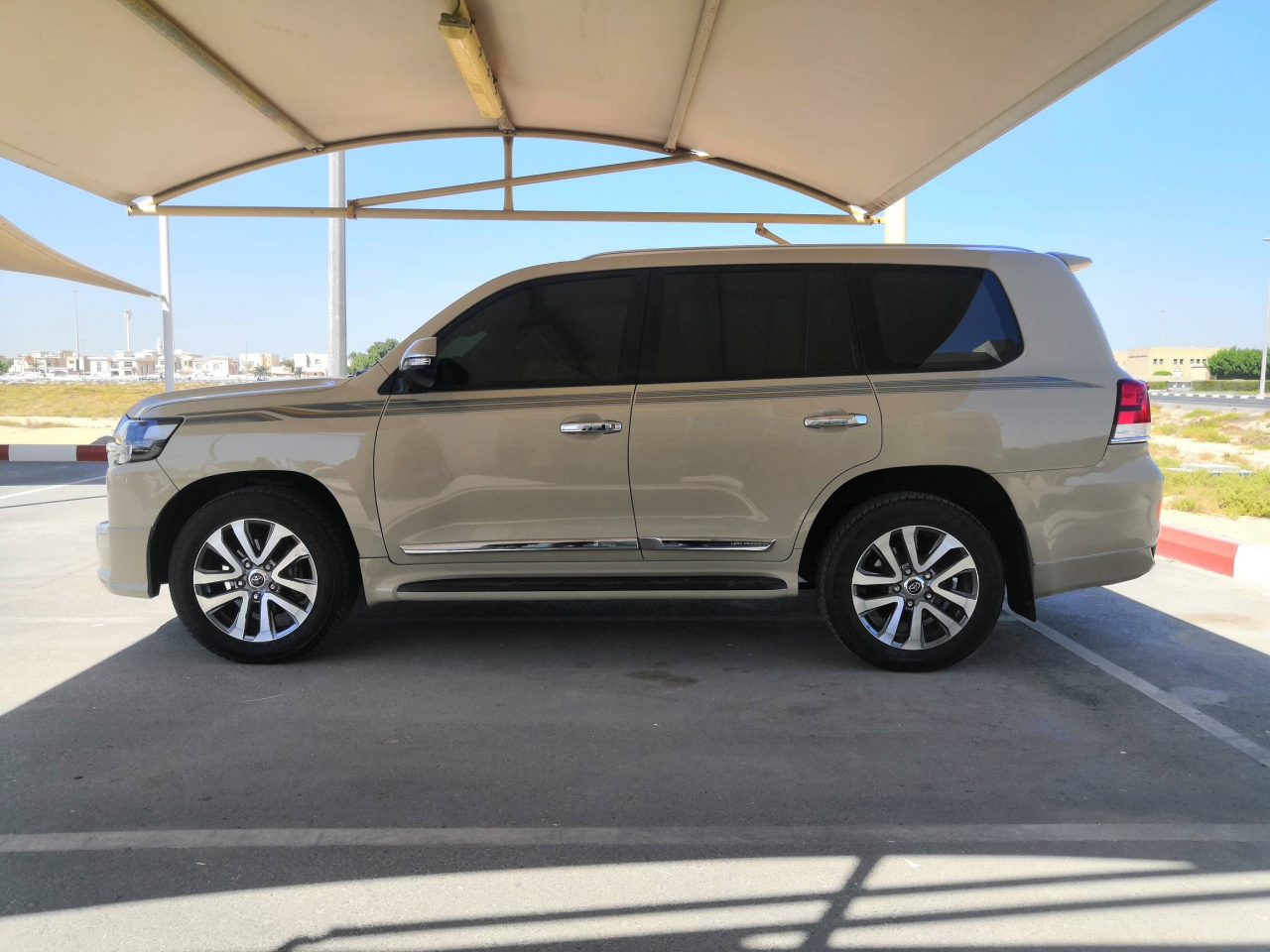 Toyota Land Cruiser - Image 4