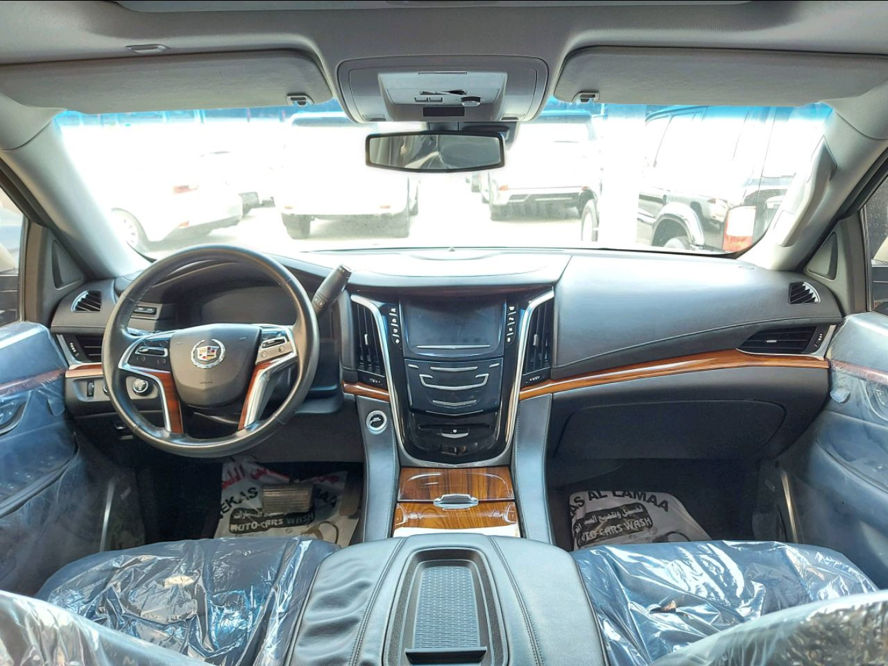 Cadillac Escalade - Image 2