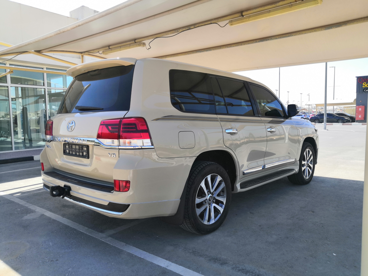 Toyota Land Cruiser - Image 3