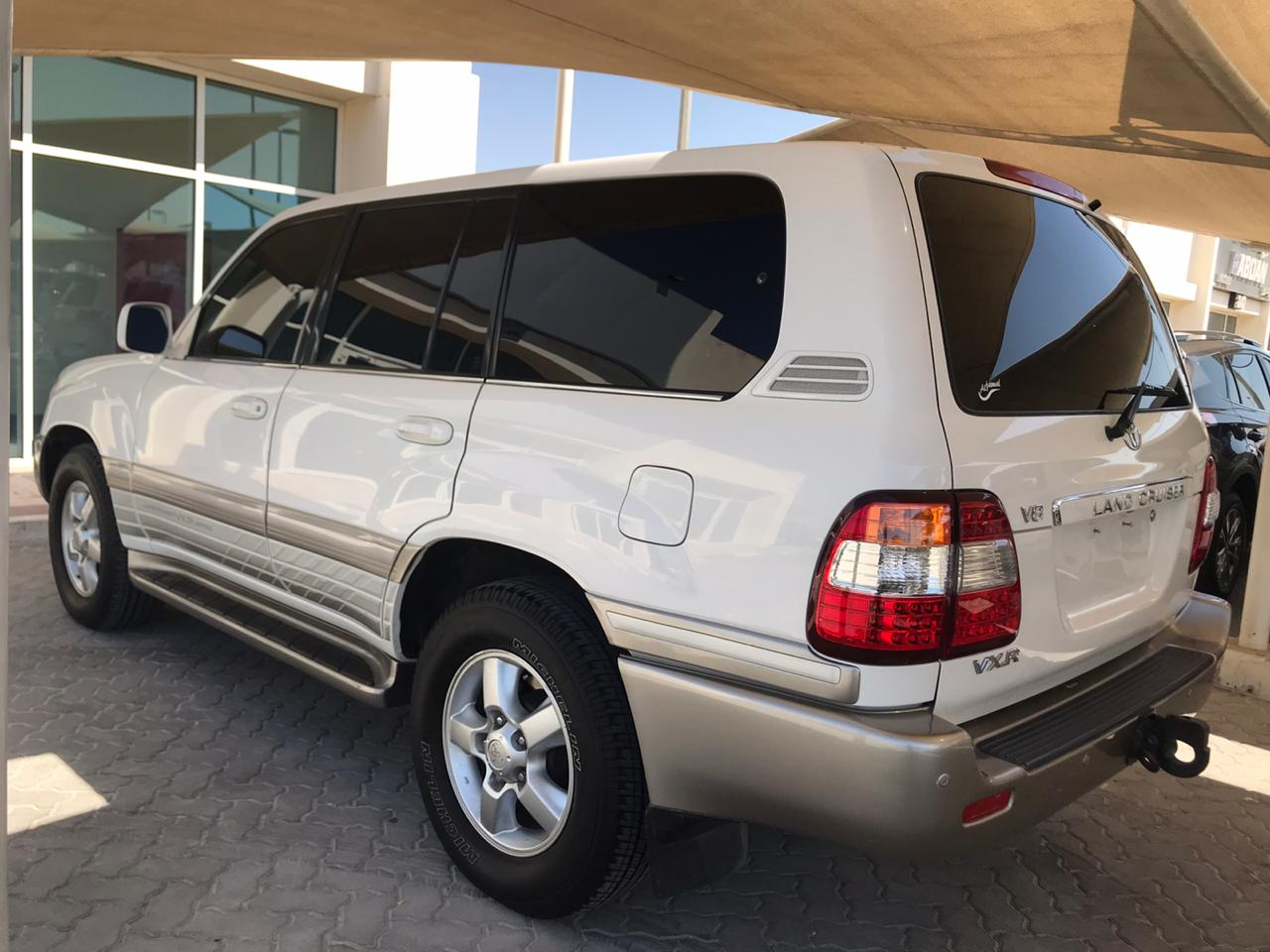 Toyota Land Cruiser - Image 3