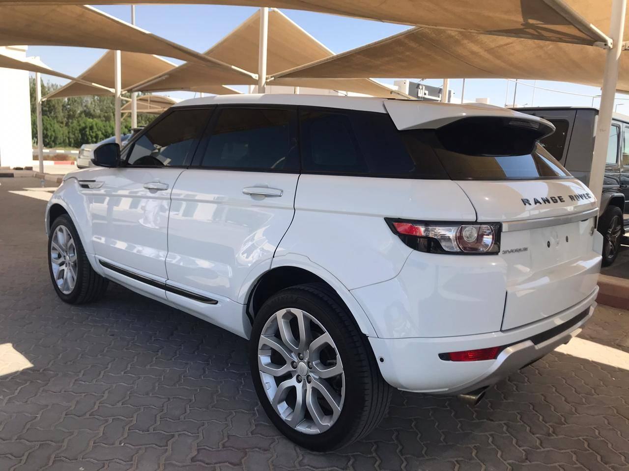 Land Rover LR4 - Image 3