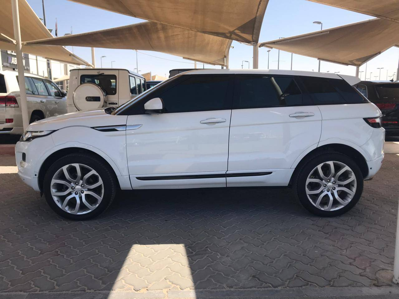 Land Rover LR4 - Image 5