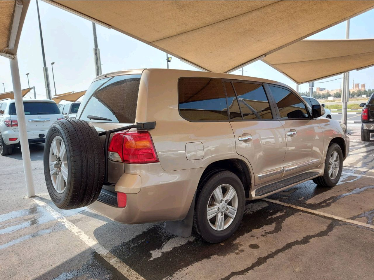 Toyota Land Cruiser - Image 3