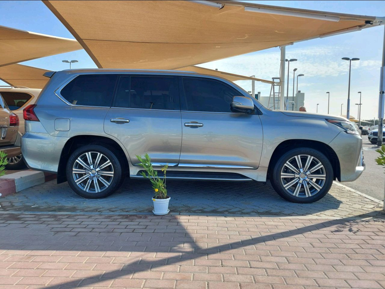 Lexus LX-Series - Image 5