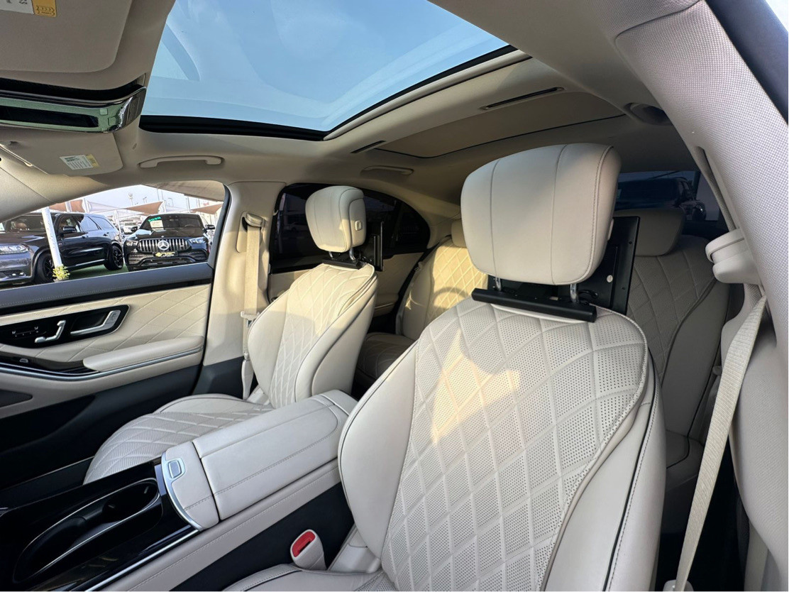 Mercedes Benz S-Class - Image 9