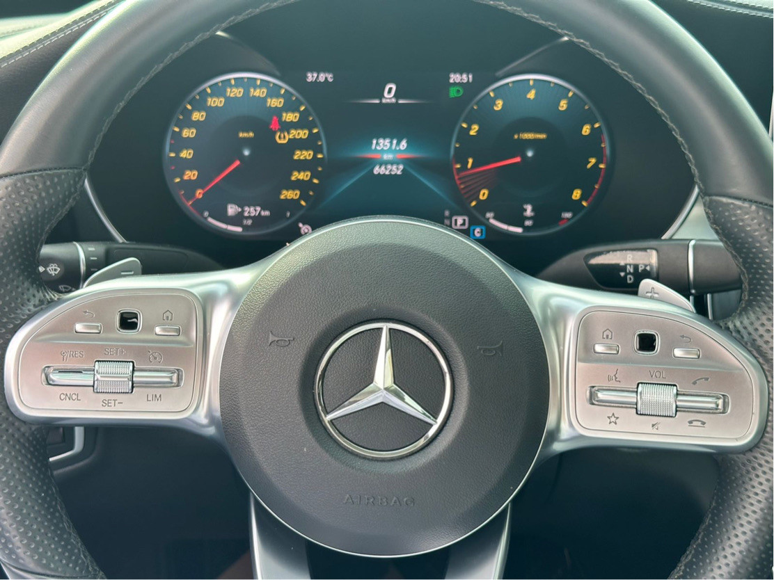Mercedes Benz C-Class - Image 10