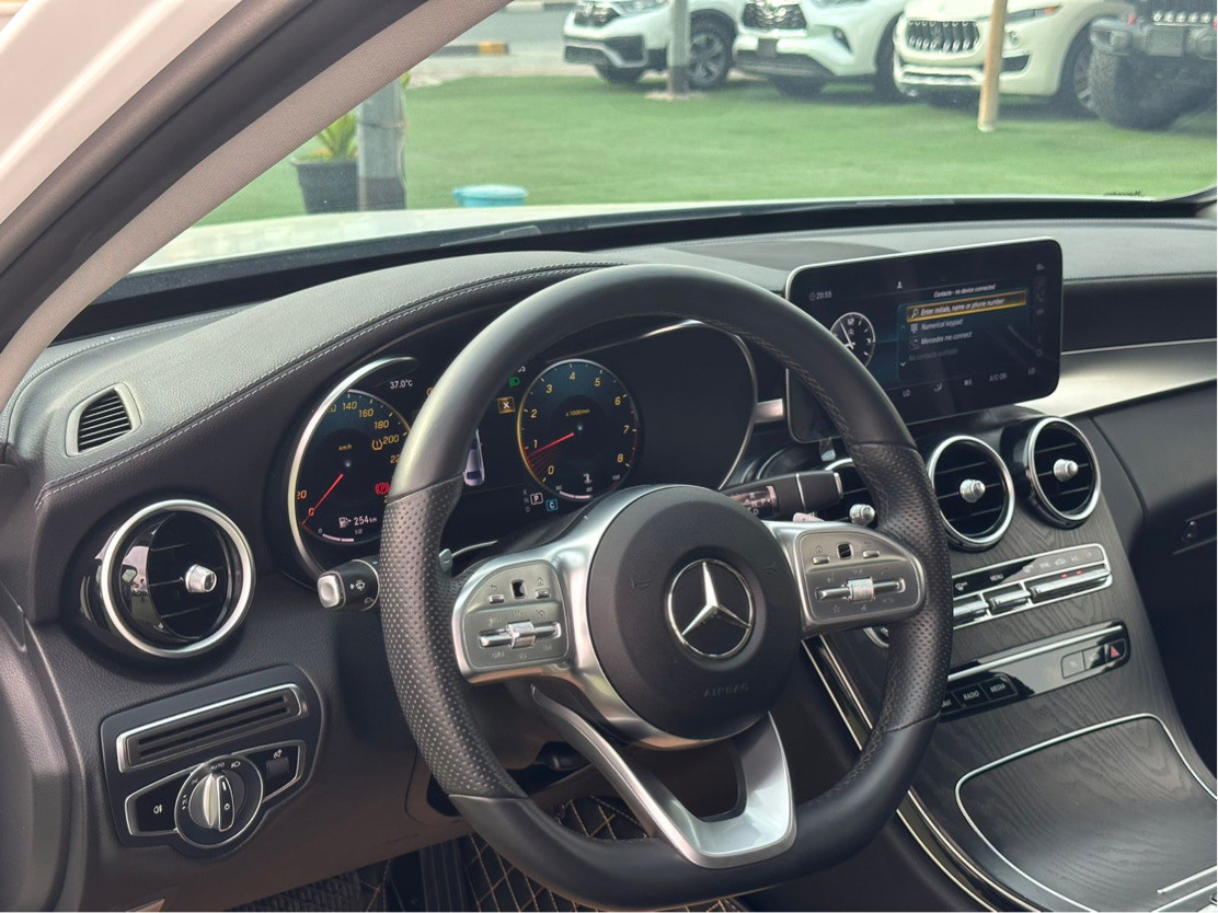 Mercedes Benz C-Class - Image 4