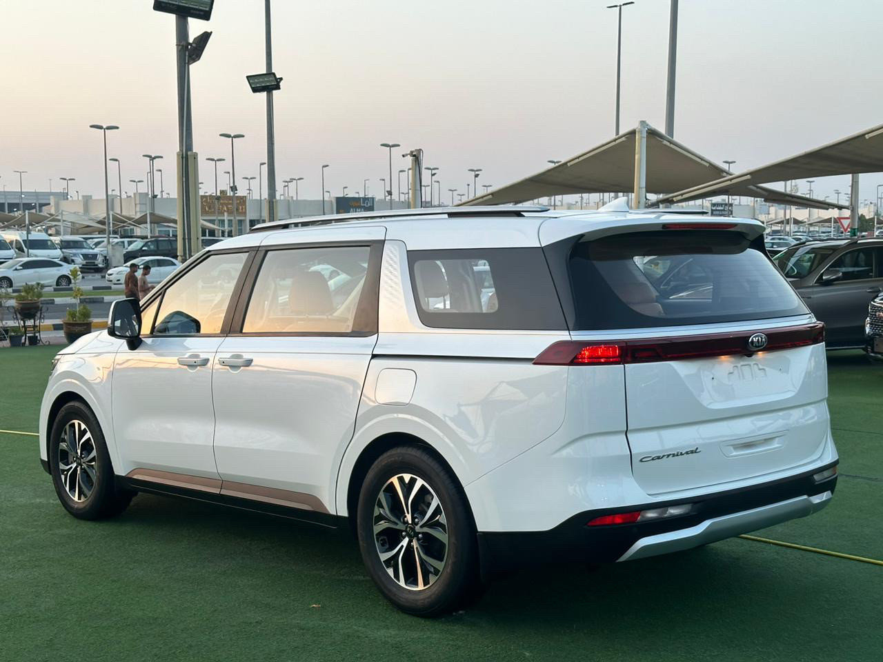 KIA Carnival - Image 5