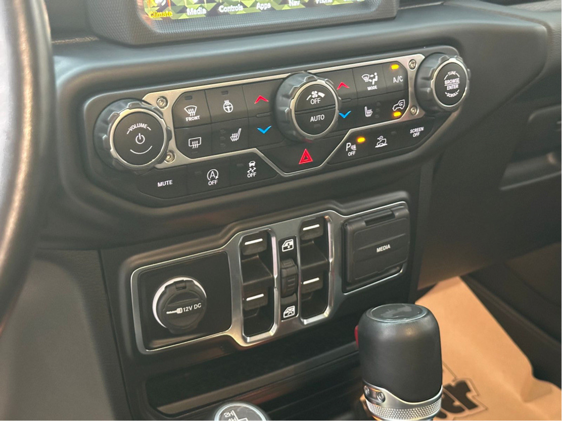 Jeep Wrangler - Image 8