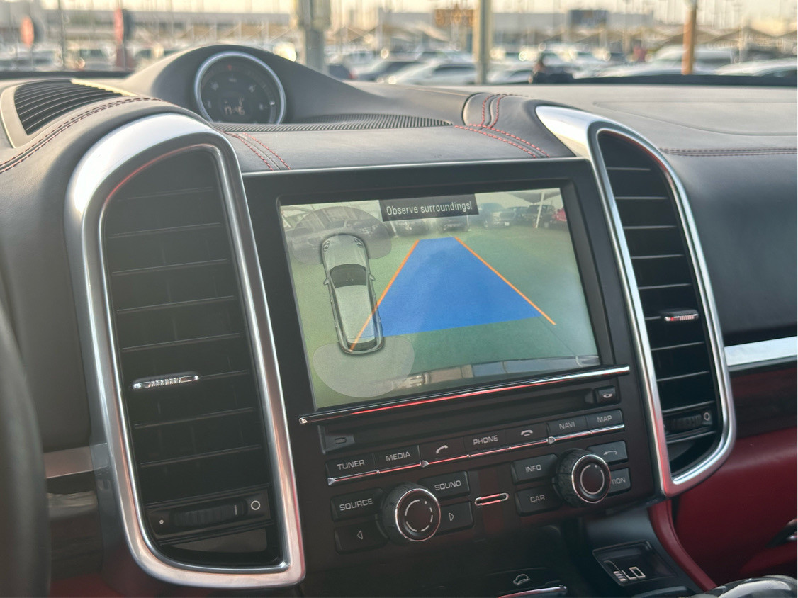 Porsche Cayenne - Image 3