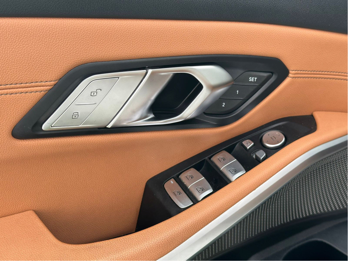 BMW 3-Series - Image 11