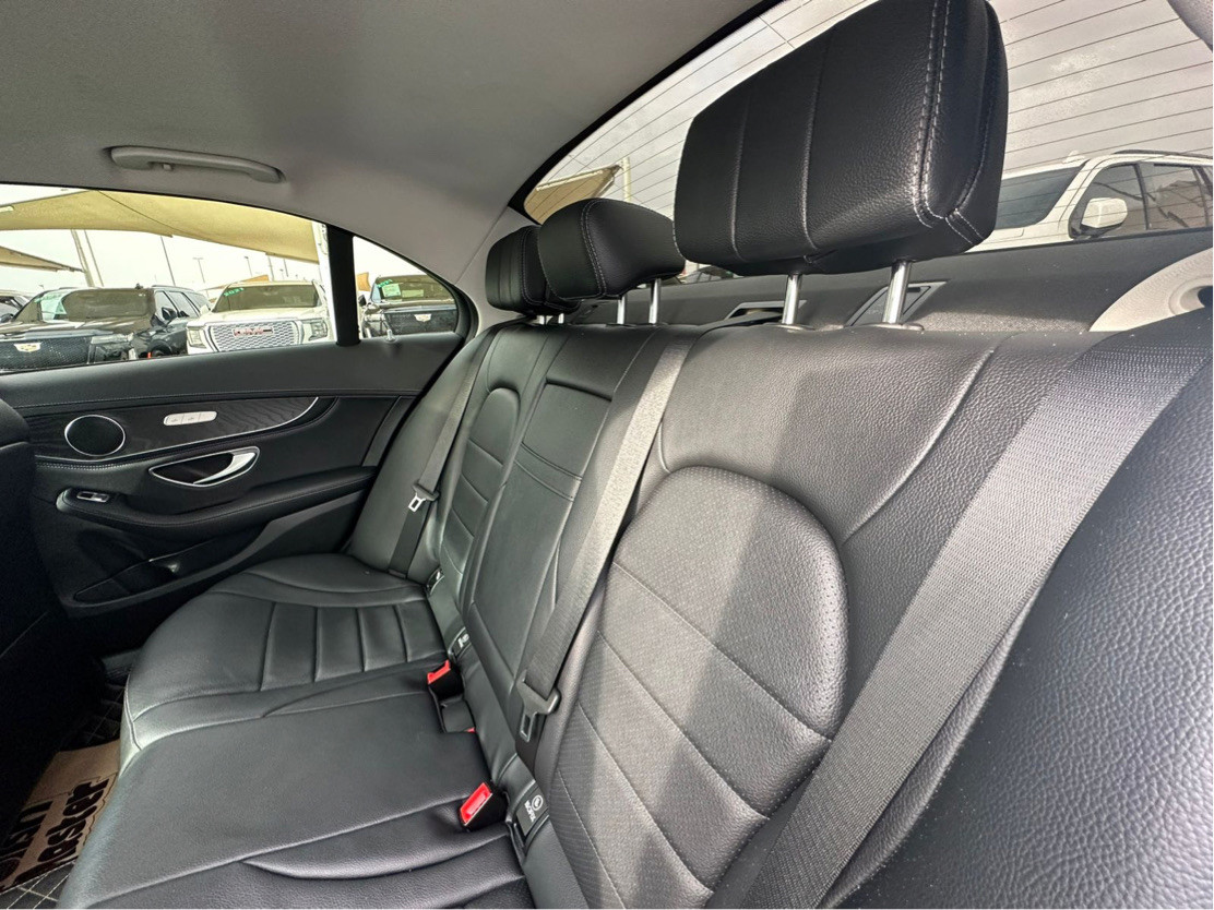 Mercedes Benz C-Class - Image 12