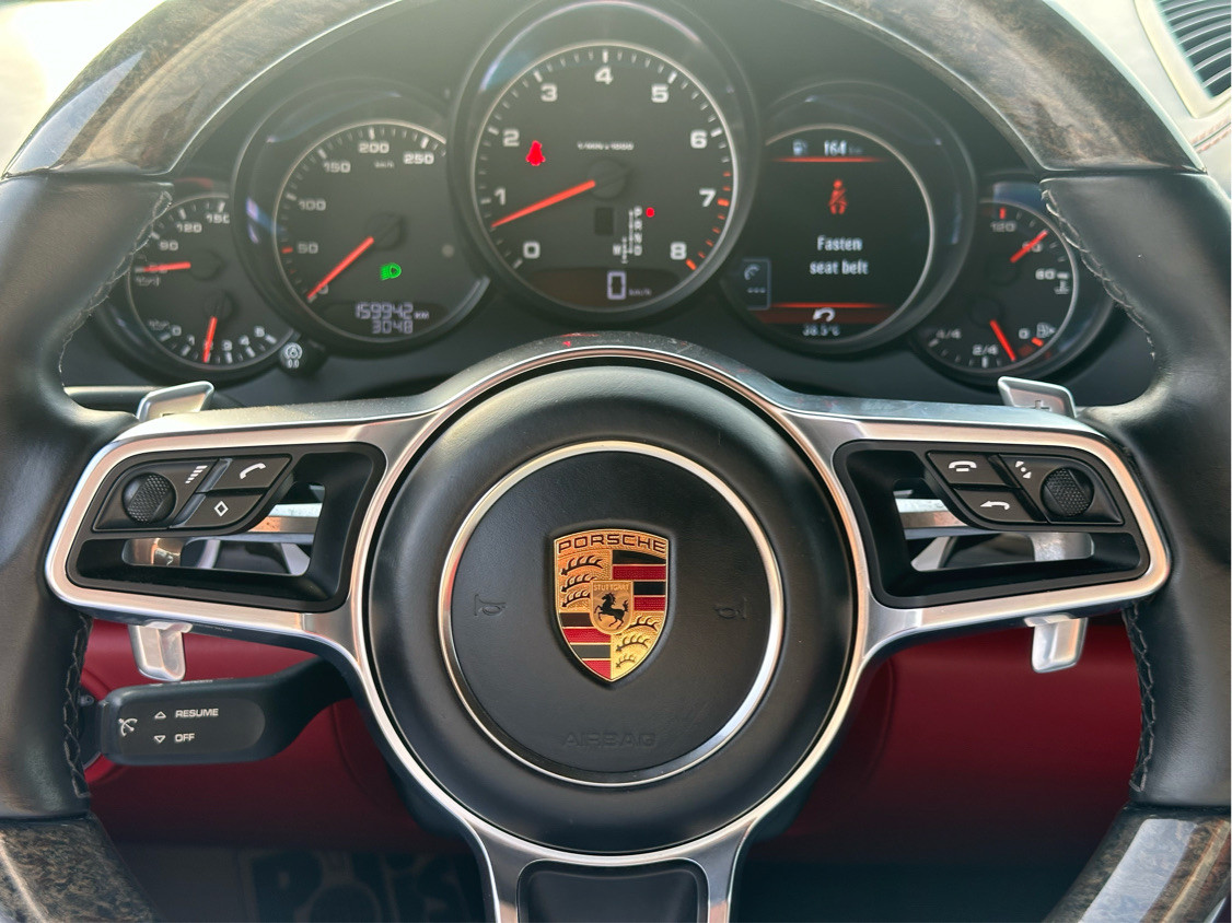 Porsche Cayenne - Image 10