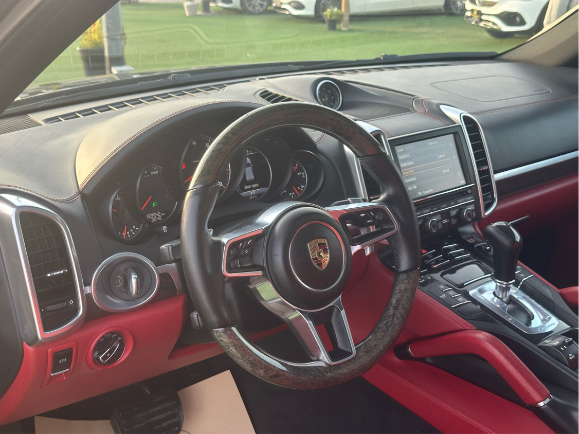 Porsche Cayenne - Image 7