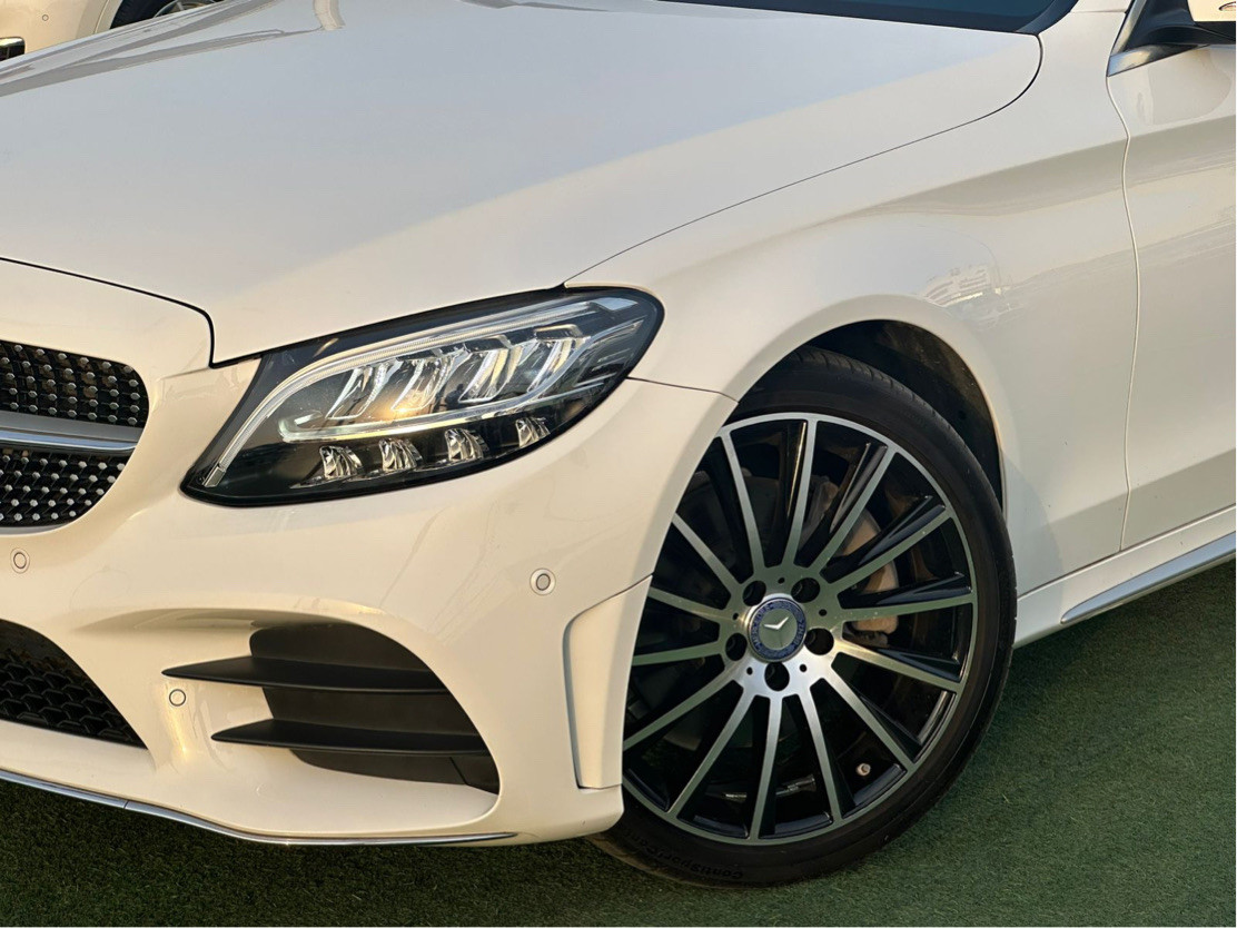 Mercedes Benz C-Class - Image 8