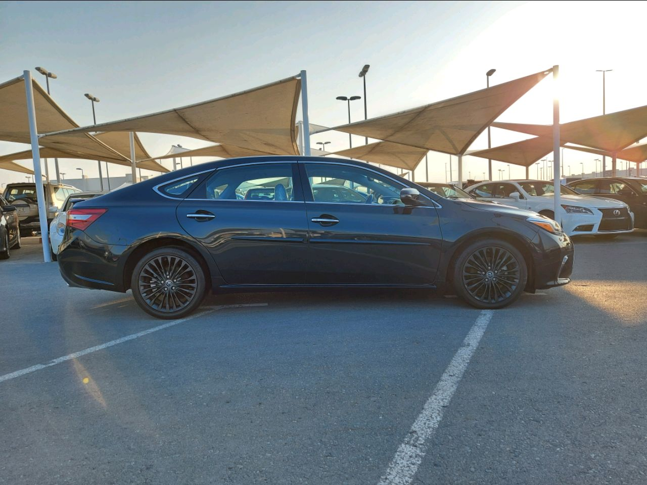 Toyota Avalon - Image 4