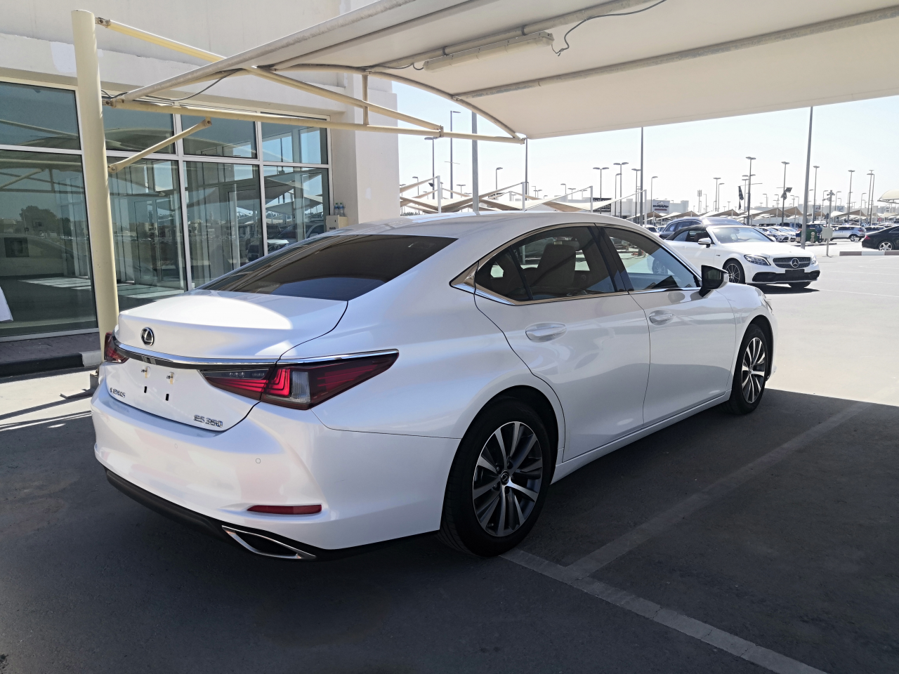 Lexus ES-Series - Image 3
