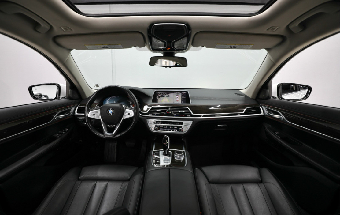 BMW 7-Series - Image 8